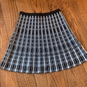 Super soft black and white pattern skirt